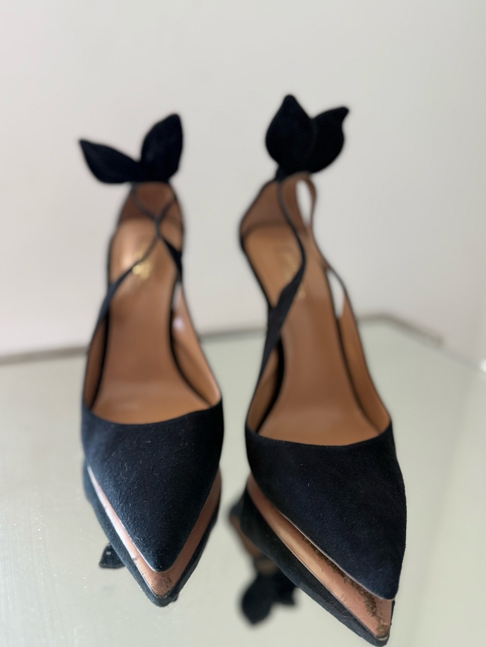 Like New AQUAZZURA Deneuve Bow Tie 105 suede pumps 40 $980 - Picture 8 of 13